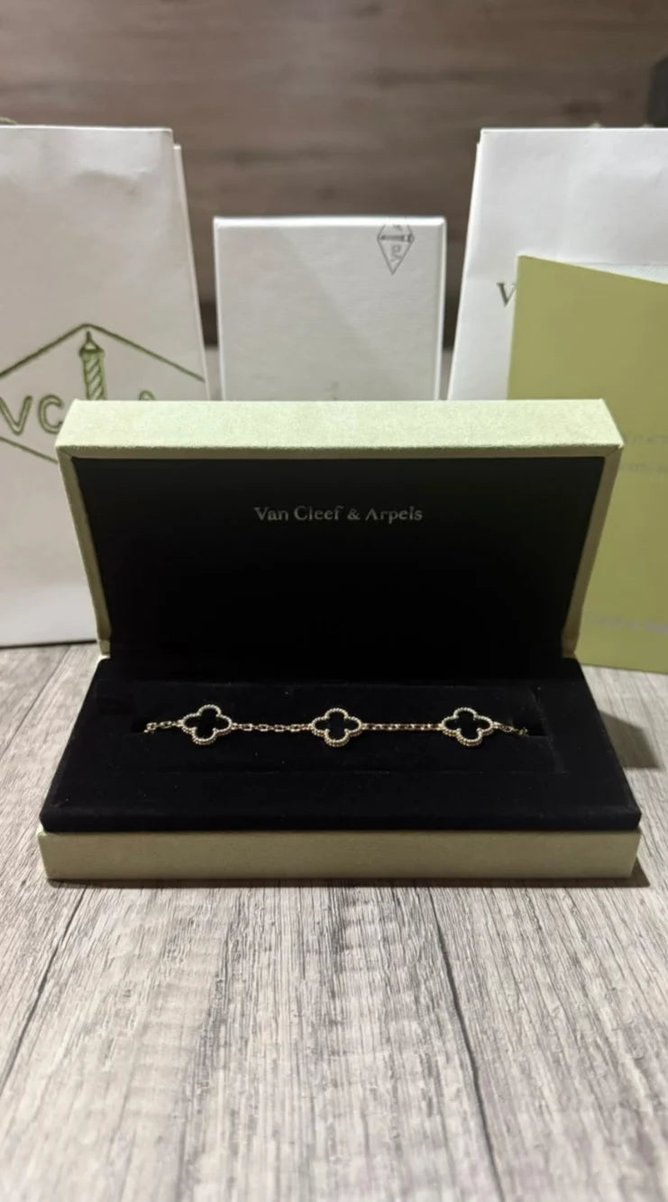 VAN CLEEF DORADA CON NEGRO